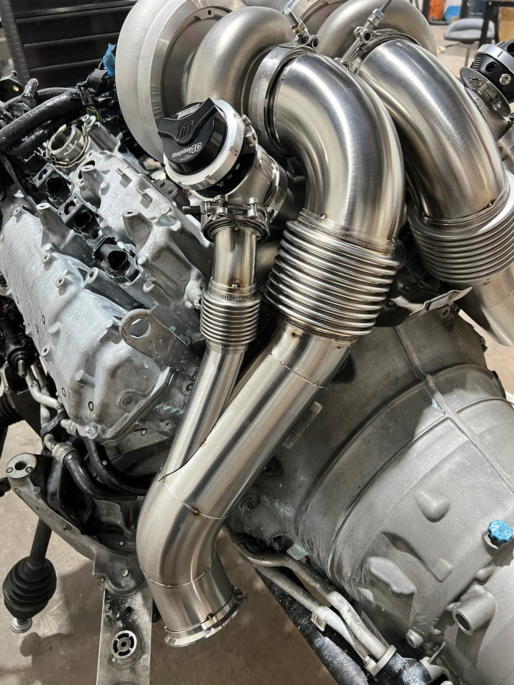 2000WHP capable BMW 4.4tt S63tu4 turbo system