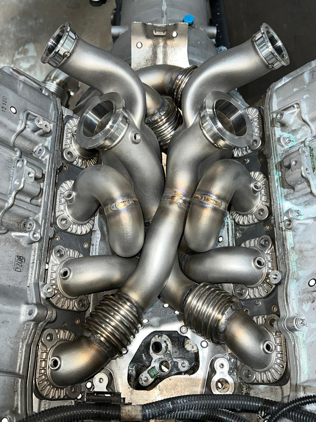 2000WHP capable BMW 4.4tt S63tu4 turbo system